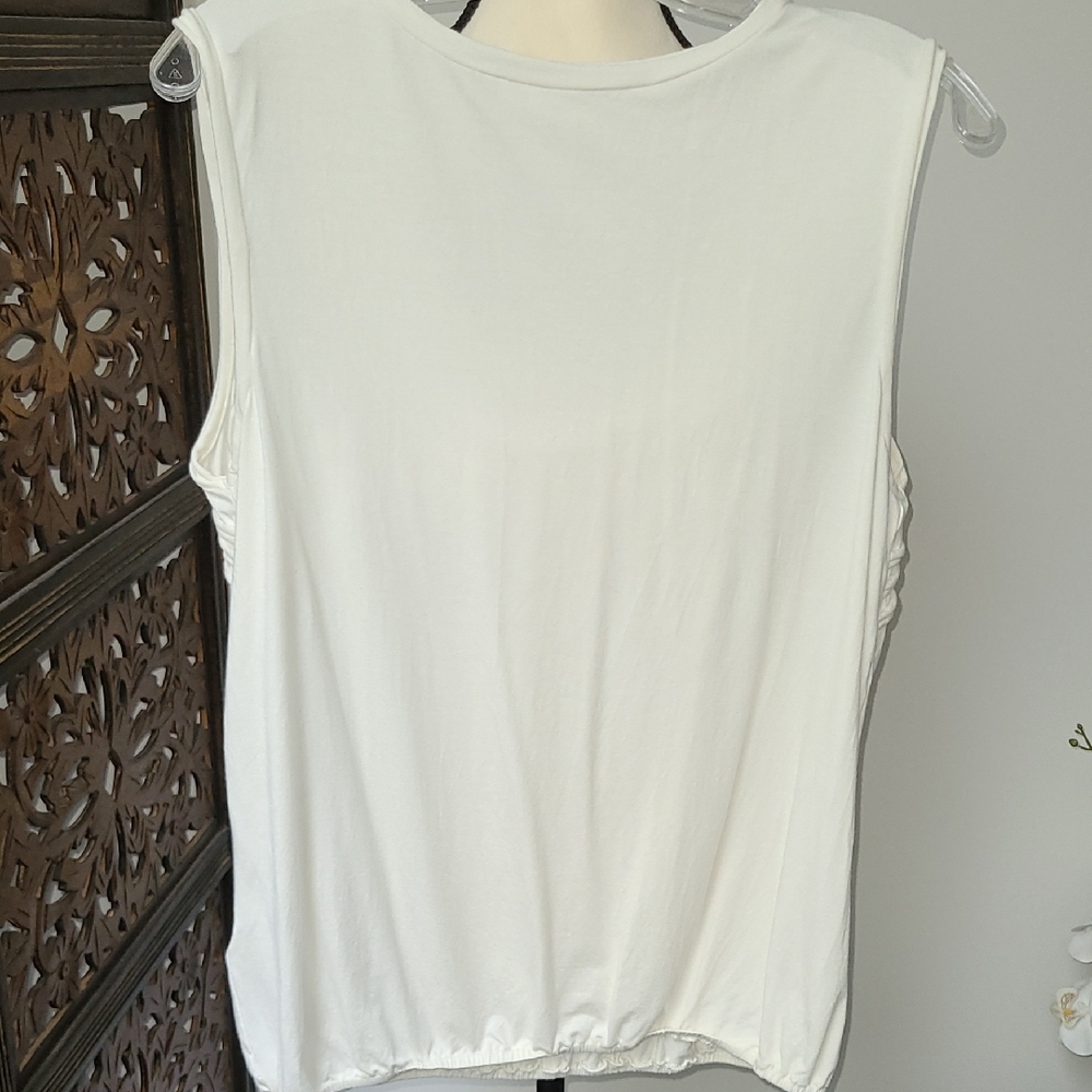 New Max Studio White Sleeveless Top - Picture 6 of 8